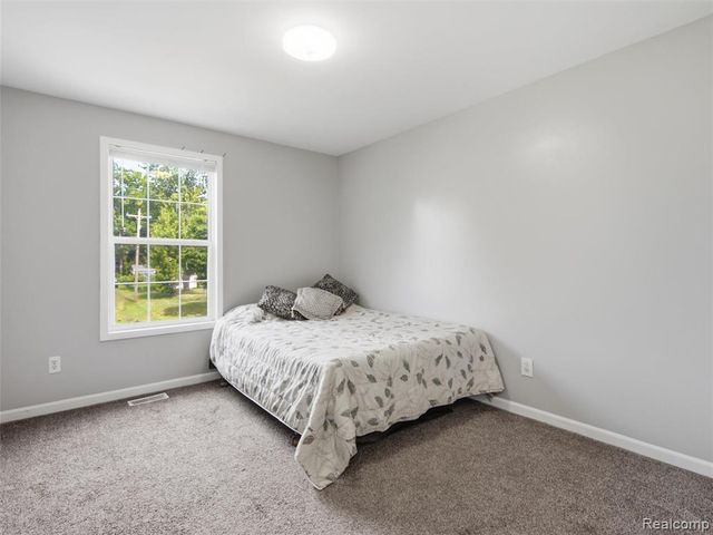 2659 Chrysler Avenue, Waterford, MI 48328