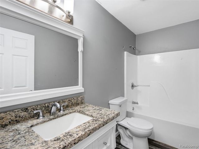 2659 Chrysler Avenue, Waterford, MI 48328