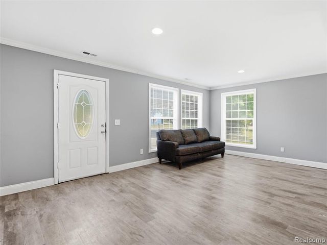 2659 Chrysler Avenue, Waterford, MI 48328