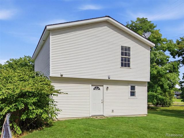 2659 Chrysler Avenue, Waterford, MI 48328