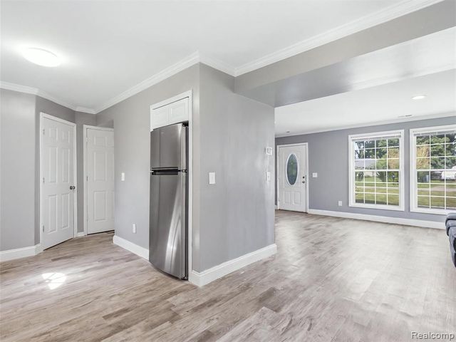 2659 Chrysler Avenue, Waterford, MI 48328
