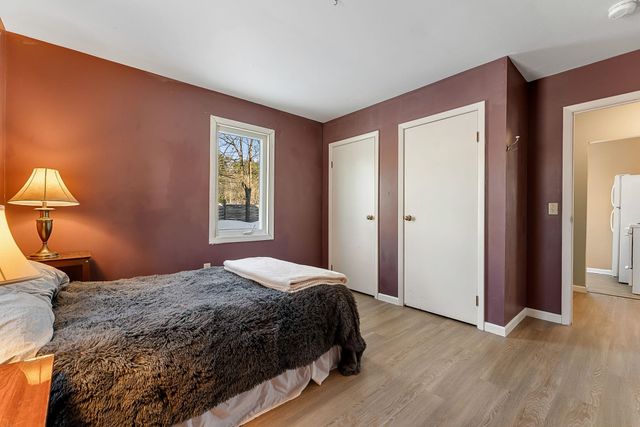 16 Lakewood Parkway, Burlington, VT 05408