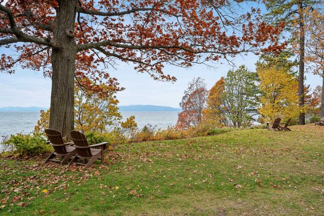 16 Lakewood Parkway, Burlington, VT 05408