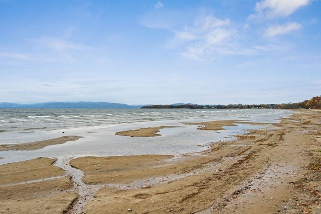 16 Lakewood Parkway, Burlington, VT 05408