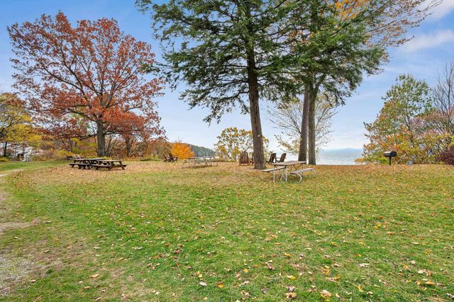 16 Lakewood Parkway, Burlington, VT 05408