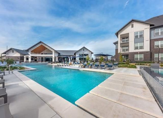 2908 E Howard LN 04303, Manor, TX 78653