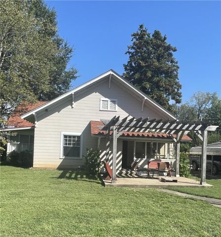 406 S Fulton Street, Clarksville, AR 72830