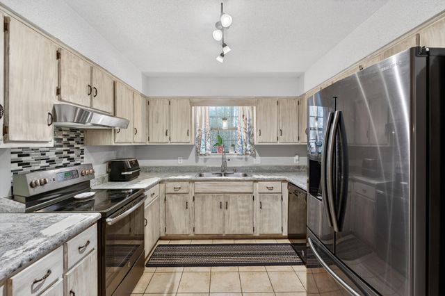 104 Fairway Drive, Crestview, FL 32536