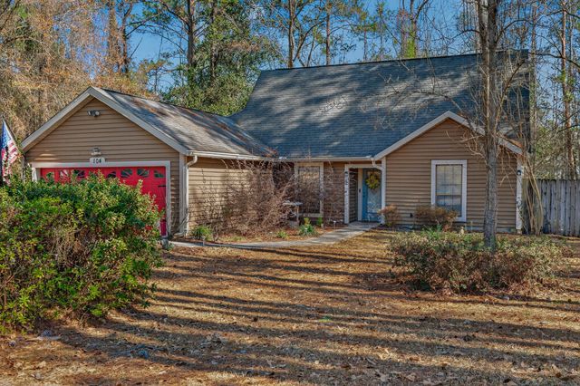 104 Fairway Drive, Crestview, FL 32536