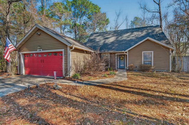 104 Fairway Drive, Crestview, FL 32536