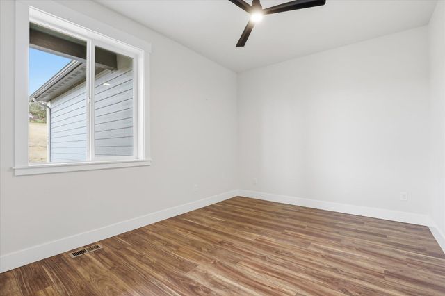 7285 E Columbia Dr, Spokane, WA 99212