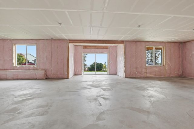 7285 E Columbia Dr, Spokane, WA 99212