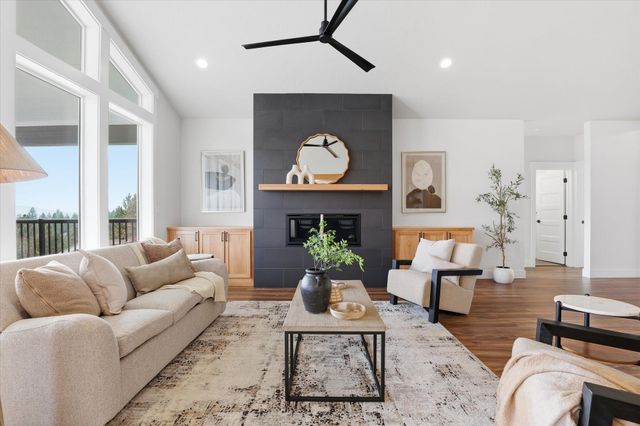 7285 E Columbia Dr, Spokane, WA 99212