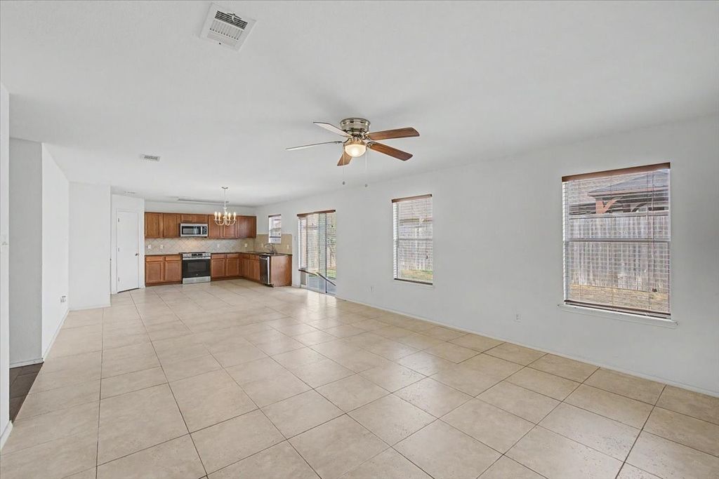 821 Green Heath Avenue, Fort Worth, TX 76120 — photo 5