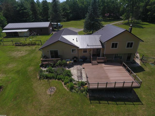 3424 Abbey Lane, Lapeer, MI 48446