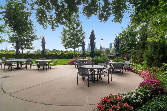 155 N HARBOR Drive 2201, Chicago, IL 60601