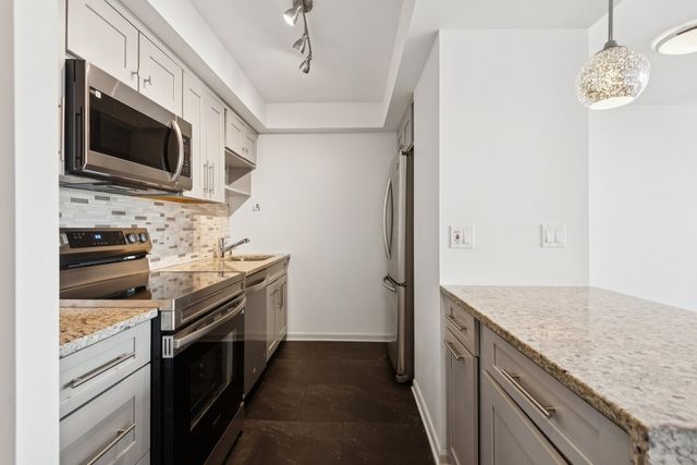 155 N HARBOR Drive 2201, Chicago, IL 60601