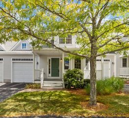 10 Charnstaff Ln 204, Billerica, MA 01821