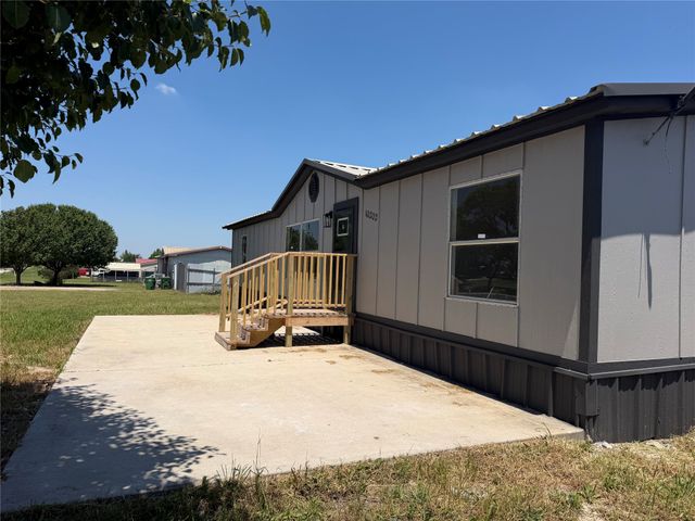 10202 County Road 4116, Kaufman, TX 75142