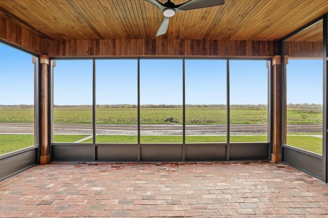 303 Couch Drive, Thibodaux, LA 70301