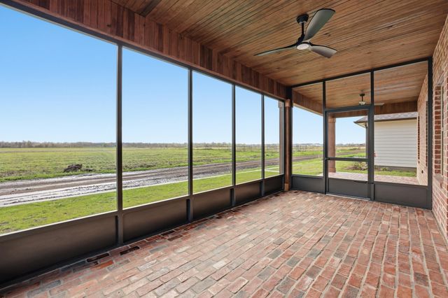 303 Couch Drive, Thibodaux, LA 70301