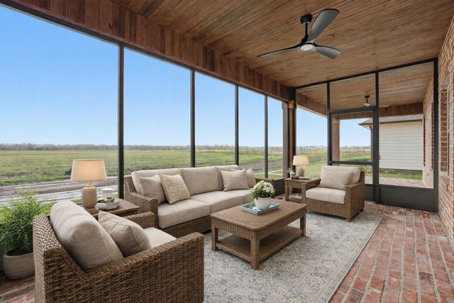 303 Couch Drive, Thibodaux, LA 70301