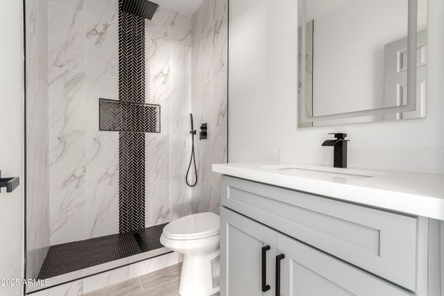 10611 N 81st Avenue, Peoria, AZ 85345