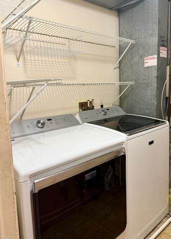 17423 Utica Oaks Lane, Roseville, MI 48066