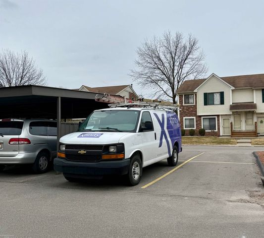 17423 Utica Oaks Lane, Roseville, MI 48066