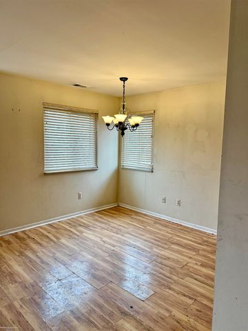 17423 Utica Oaks Lane, Roseville, MI 48066