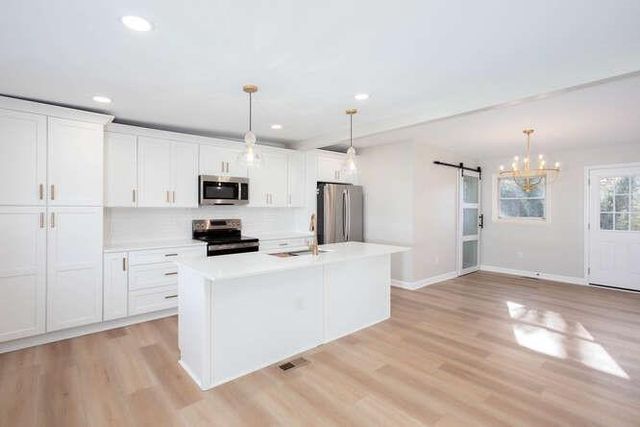 12 Peachtree SE Circle, Marietta, GA 30060