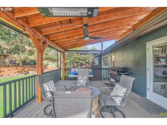 59887 WESTHILL Rd, St Helens, OR 97051