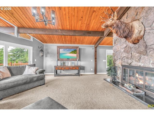 59887 WESTHILL Rd, St Helens, OR 97051