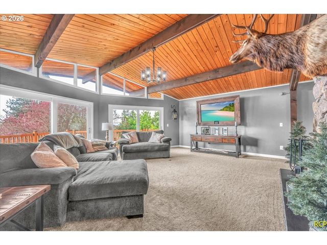 59887 WESTHILL Rd, St Helens, OR 97051