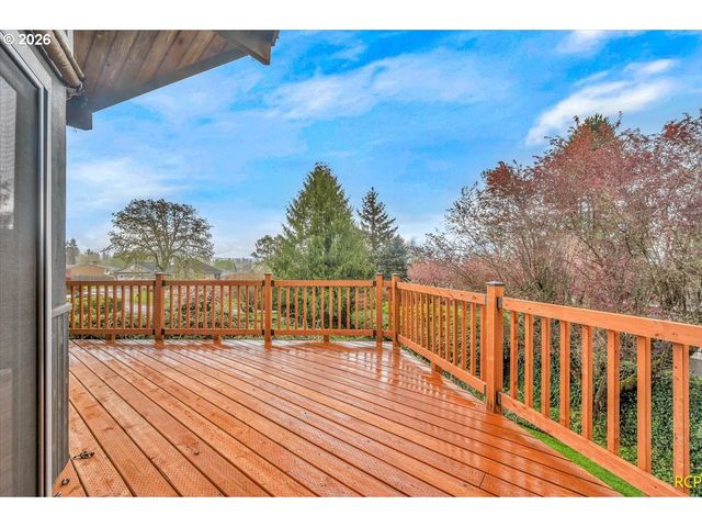59887 WESTHILL Rd, St Helens, OR 97051