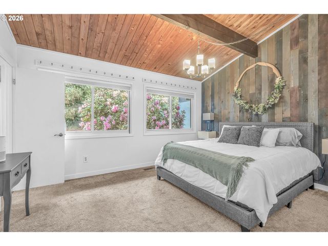 59887 WESTHILL Rd, St Helens, OR 97051