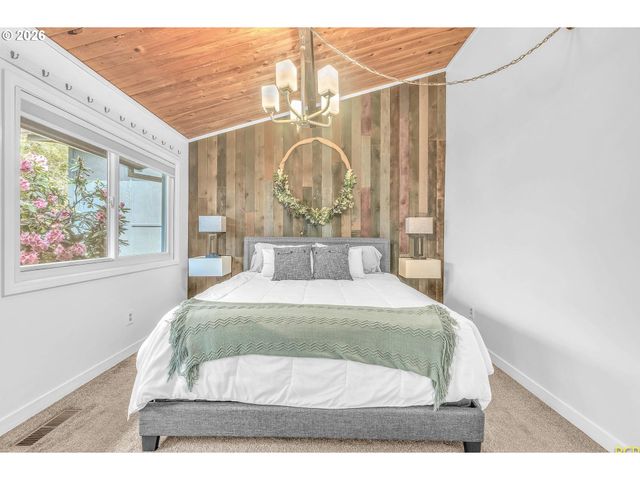 59887 WESTHILL Rd, St Helens, OR 97051
