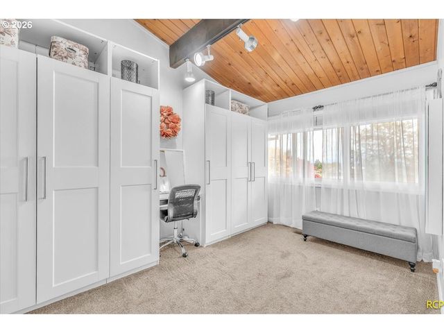 59887 WESTHILL Rd, St Helens, OR 97051