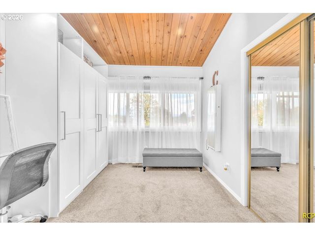59887 WESTHILL Rd, St Helens, OR 97051