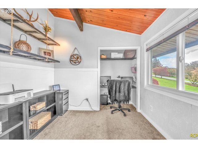 59887 WESTHILL Rd, St Helens, OR 97051