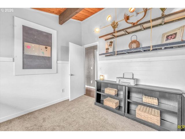 59887 WESTHILL Rd, St Helens, OR 97051