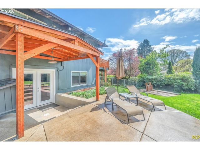 59887 WESTHILL Rd, St Helens, OR 97051