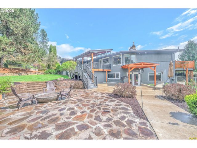 59887 WESTHILL Rd, St Helens, OR 97051