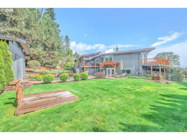 59887 WESTHILL Rd, St Helens, OR 97051