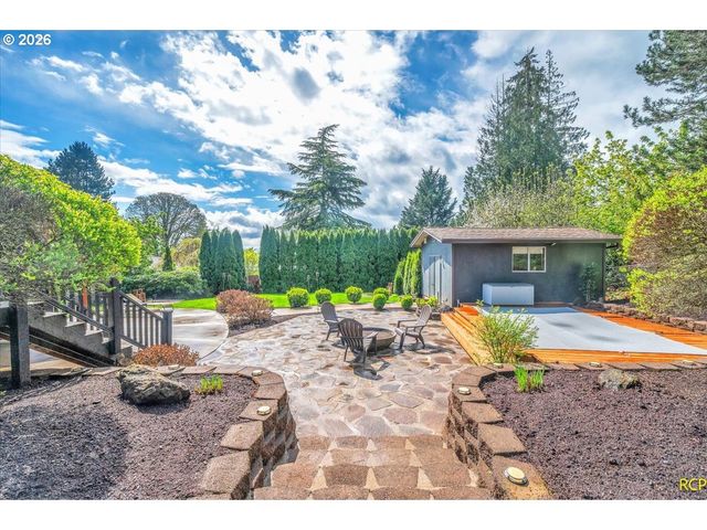 59887 WESTHILL Rd, St Helens, OR 97051