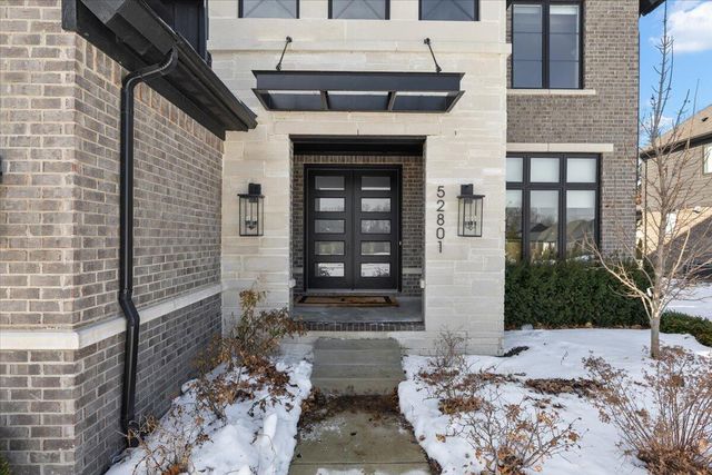 52801 Royal Park Avenue, Shelby Twp, MI 48315