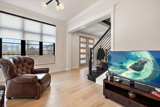 52801 Royal Park Avenue, Shelby Twp, MI 48315