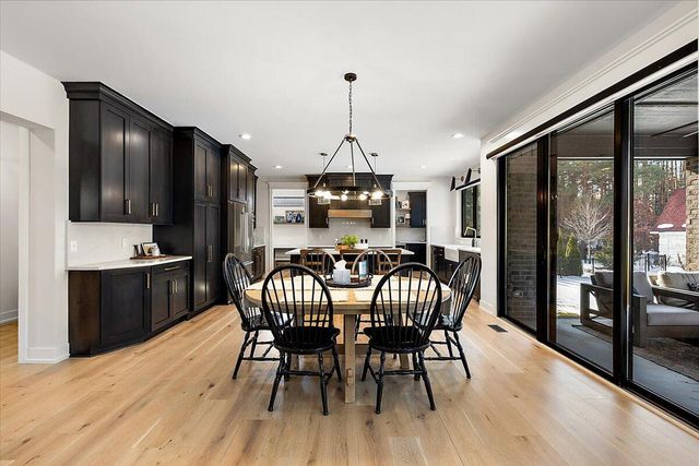 52801 Royal Park Avenue, Shelby Twp, MI 48315