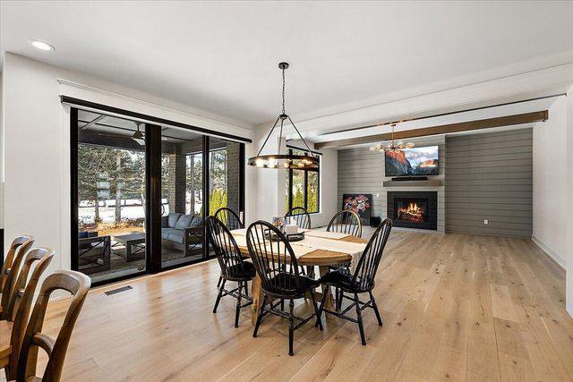 52801 Royal Park Avenue, Shelby Twp, MI 48315