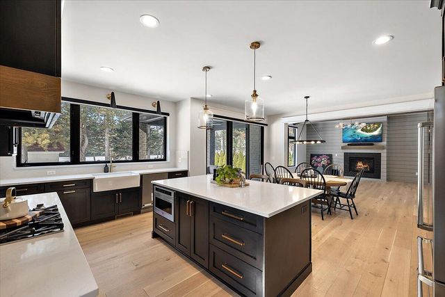 52801 Royal Park Avenue, Shelby Twp, MI 48315